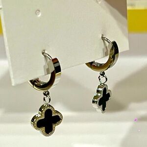 Clover earrings 🍀 stainless steel Black and Silver Plated
